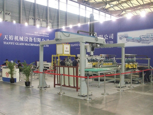 Chine Chargeuse en verre avec le moteur servo pour la chaîne de fabrication automatique en verre plat fournisseur