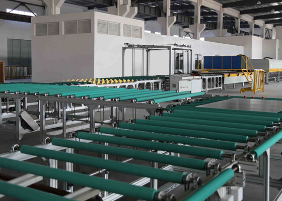 Chine Transfert et ligne en verre de rotation de Tableau de transport entre la machine de meulage et le four en verre fournisseur